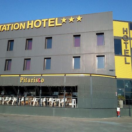 Station Hotel Viana Exterior photo